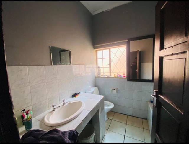 8 BEDROOM HOUSE FOR SALE IN BOKSBURG NORTH